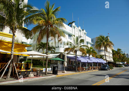 Ocean Drive South Beach Miami in Florida USA, Art-deco-Geschäfte, Restaurants und Hotels entlang der Strandpromenade-Straße Stockfoto