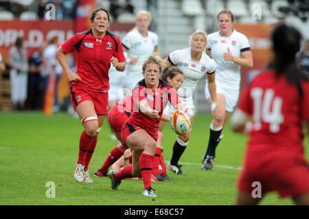 Paris, Frankreich. 17. August 2014. Womens Rugby-Weltmeisterschaft. England gegen Kanada. Andrea Burk (Kanada) Credit: Aktion Plus Sport/Alamy Live-Nachrichten Stockfoto