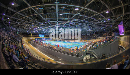 Berlin, Deutschland. 18. August 2014. Gesamtansicht des Velodrom auf der 32. LEN European Swimming Championships 2014 in Berlin, Deutschland, 18. August 2014. Foto: HANNIBAL/DPA/Alamy Live-Nachrichten Stockfoto