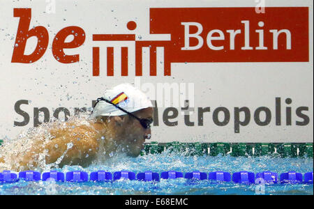 Berlin, Deutschland. 18. August 2014. Ein Schwimmer aus Spanien in Aktion vor der Endrunde auf der 32. LEN europäischen Swimming Championships 2014 im Velodrom in Berlin, Deutschland, 18. August 2014. Foto: Michael Kappeler/Dpa/Alamy Live News Stockfoto