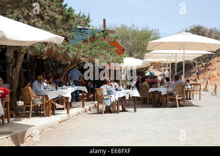 Sa Caleta Strand Restaurant auf Ibiza Stockfoto