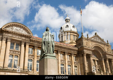 Die Fassade des Birmingham Council House, im Bild hinter der Statue der Königin Victoria Stockfoto