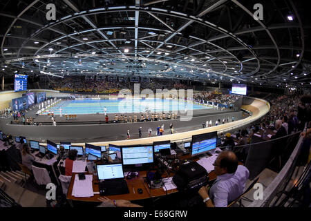 Berlin, Deutschland. 18. August 2014. Gesamtansicht des Velodrom auf der 32. LEN European Swimming Championships 2014 in Berlin, Deutschland, 18. August 2014. Foto: Tim Brakemeier/Dpa/Alamy Live News Stockfoto