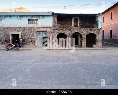 Steinhaus Fassade in den wichtigsten Platz Chivay - Peru Stockfoto