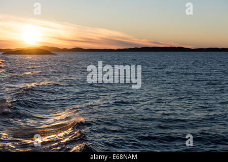 Ozean Landschaft in der Arktis mit Sonnenuntergang an einem Abend Stockfoto