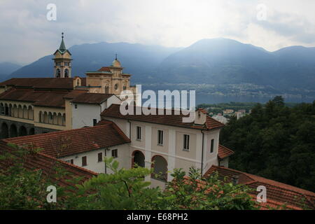 Locarno, Madonna del Sasso, Cardada und Cimetta, tops Dach mit Blick auf den Lago Maggiore auf der Schweizer Seite Stockfoto