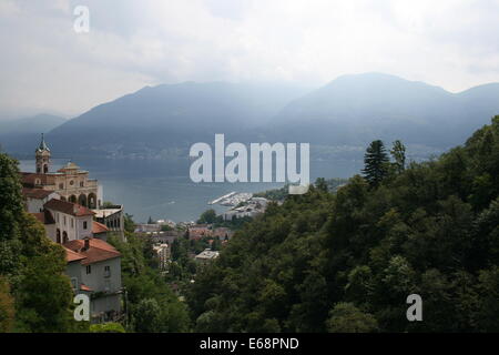 Locarno, Madonna del Sasso, Cardada und Cimetta, mit Blick auf den Lago Maggiore auf der Schweizer Seite Stockfoto