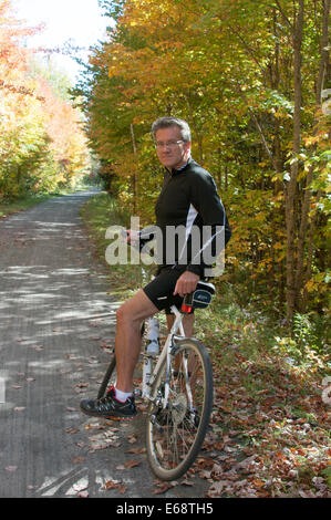 Mann auf dem Fahrrad Stockfoto