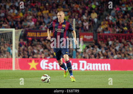 Barcelona, Spanien. 18. August 2014. Vorsaison-freundlich. Barcelona vs. Leon. Mathieu in Aktion Credit: Action Plus Sport/Alamy Live News Stockfoto