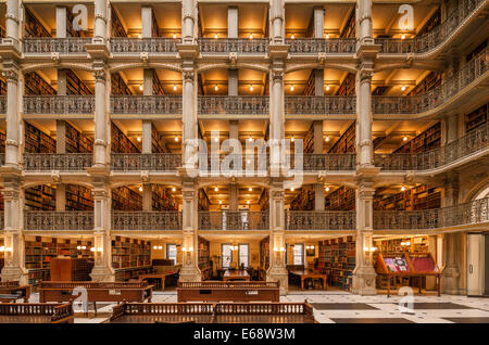 Baltimore George Peabody Bibliothek eines berühmten schönsten Bibliotheken der Welt. Stockfoto