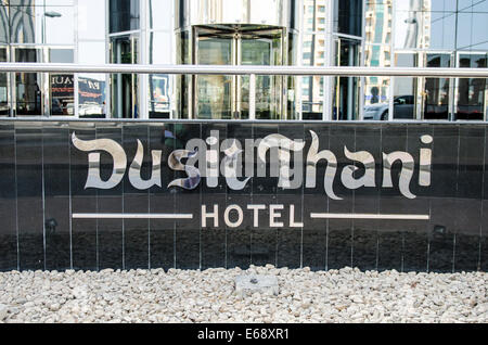 Zeichen an das Dusit Thani Hotel Dubai, Vereinigte Arabische Emirate VAE Eintritt. Stockfoto