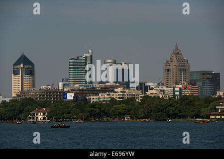 Skyline vom Westsee, Hangzhou, Zhejiang Provinz, China Stockfoto