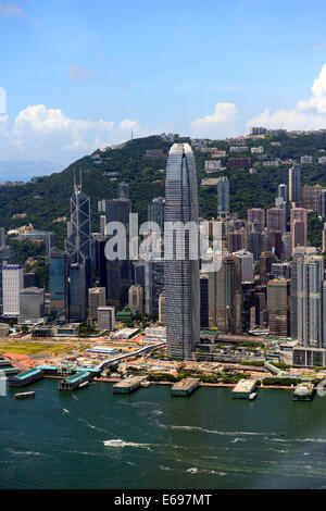 Blick auf die Skyline von Central und Hong Kong River, von der International Commerce Centre, ICC, Kowloon, Hong Kong, China Stockfoto
