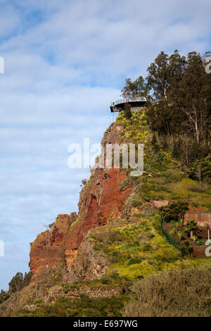 Skywalk, Glas Aussichtsplattform auf 580 Meter über dem Meeresspiegel, auf den Klippen, Cabo Girao, South Coast, Madeira, Portugal Stockfoto