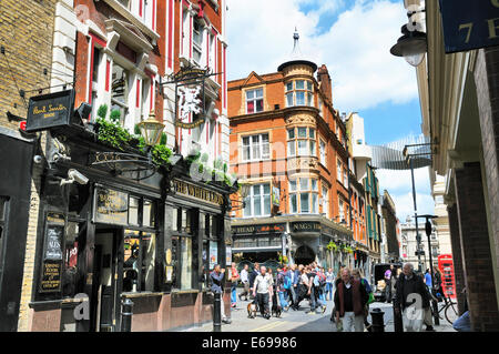 Der weiße Löwe und Nags Head Pubs in Covent Garden, London, England, UK Stockfoto