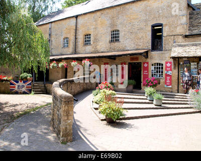 Cotswold Autofahren Museum, Bourton-on-the-Water, Gloucestershire, Großbritannien Stockfoto