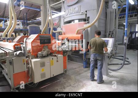 Greslab Gesellschaft von Scandiano (Reggio Emilia, Italien), kooperative für die Produktion von glasierten Feinsteinzeug für Böden Stockfoto