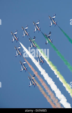 Royal International Air Tattoo 2014, Anzeige von der Frecce Tricolori Stockfoto