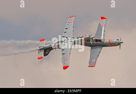 Turbo Orliks der polnischen Luftwaffe Aerobatic Team Anzeige beim RIAT 2014 Stockfoto