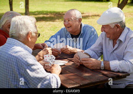 Rentner, Senioren, Karten, Kartenspiel Stockfoto