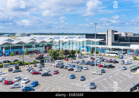 Birmingham Airport uk Birmingham International Airport Terminal Building und Short Stay Car Park Birmingham West Midlands England UK GB Europe Stockfoto