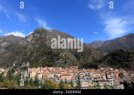 Das hochgelegene Dorf Breil Sur Roya im Roya-Tal im Nationalpark Mercantour, Hinterland des Departements Alpes-Maritimes. Stockfoto