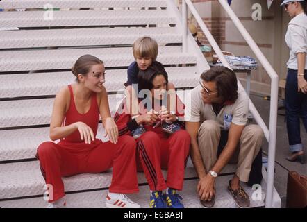 OLIVIA HUSSEY mit Sohn Alexander Gunther Martin, Jane Seymour, Erick Jussen.28599. (Kredit-Bild: © Bob V. Noble/Globe Fotos/ZUMA Draht) Stockfoto