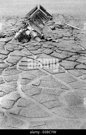 zerstörten Dorf begraben unter einem Meer von heißen Schlamm nach der Katastrophe in Lapindo Sidoarjo Ost Java Indonesien Stockfoto