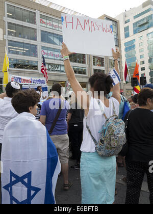 Rally zur Unterstützung Israels und verfolgte religiöse Minderheiten unter dem Islam am Union Square in New York City, 17. August 2014. Stockfoto