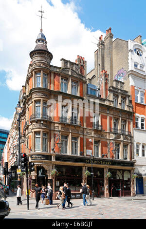 Großbritannien Großbritannien London Shaftesbury Ave Stockfoto