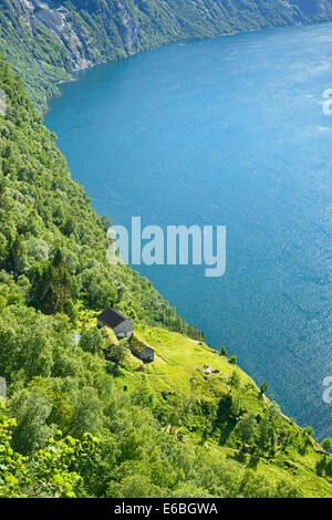 Die Skagefla Farm im Geirangerfjord, Norwegen Stockfoto