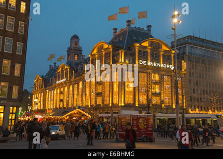 Das Flaggschiff-Kaufhaus De Bijenkorf am Dam-Platz, Amsterdam Stockfoto