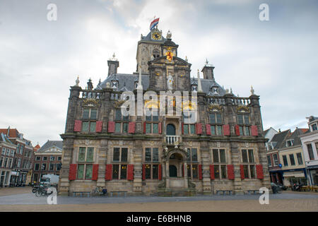 Rathaus am Markt (Hauptplatz) von Delft, Holland Stockfoto