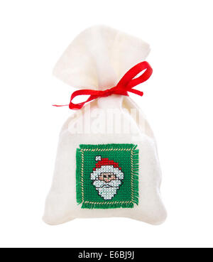 Isolierte handgemachte Nikolaus oder Weihnachtsmann Sac für ein Weihnachtsgeschenk auf weißem Hintergrund. Stockfoto