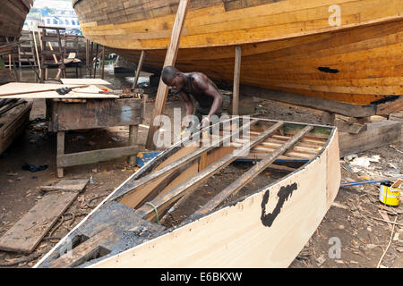 Bootsbau und Reparatur Hof, Elmina, Ghana, Afrika Stockfoto