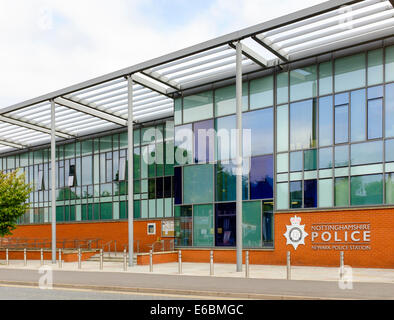 Newark Polizei Station, Queen's Road, Newark-on-Trent, Nottinghamshire, England. 30. Juli 2014. Stockfoto