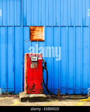 Unbenutzte Diesel Kraftstoffpumpe, Magnus Strasse, Newark On Trent, Nottinghamshire, 30. Juli 2014. Stockfoto