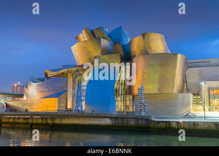 Das Guggenheim-Museum, entworfen von Frank Gehry, Bilbao, Vizcaya Provinz, Baskisches Land, Spanien Stockfoto