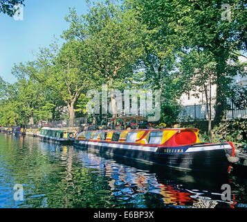 Lastkähne auf Regents Canal Maida Vale London UK Stockfoto