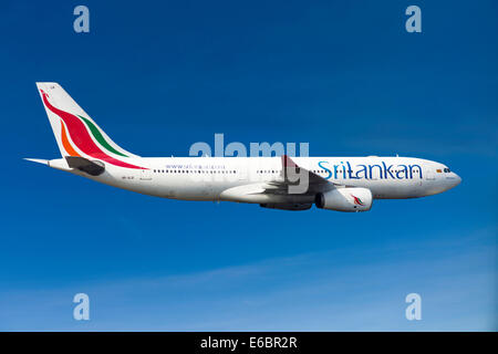 SriLankan Airlines Airbus A330-243 im Flug Stockfoto