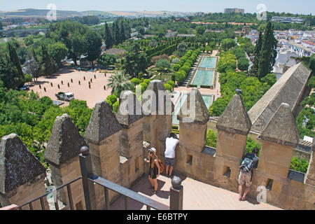 Blick vom Turm des Alcazar de Los Reyes Cristianos auch bekannt als Alcazar von Cordoba, Cordoba, Andalusien, Spanien Stockfoto