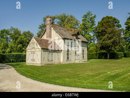 Blick auf den Park im Schloss Chantilly in Frankreich. Stockfoto