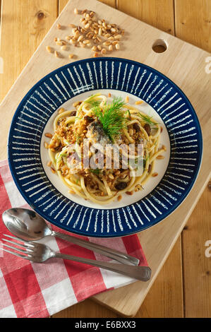 Pasta Con le Sarde. Bucatini mit Sardinen und Fenchel. Stockfoto