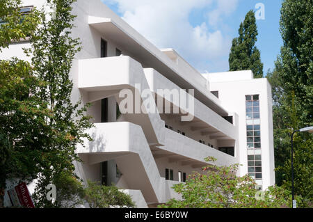 Die Bauhaus beeinflusst 1930s modernistischen Isokon Apartment Gebäude, entworfen von Wells Coates, in Hampstead, London. Stockfoto