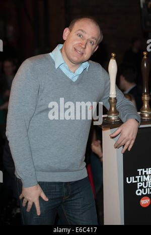 Die ultimative Pub Quiz statt zur Unterstützung der Jugend Obdachlosigkeit Nächstenliebe Centrepoint am Village Underground.  Mitwirkende: Tim Vine wo: London, Vereinigtes Königreich bei: 4. Februar 2014 Stockfoto