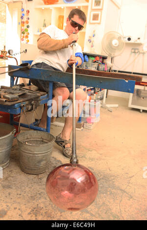 Colin Hawkins Glasbläserei in Cirencester Stockfoto