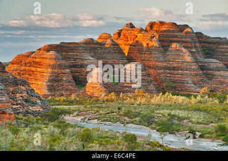 Erste Ampel auf den Beehive Domes des Purnululu National Park. Stockfoto