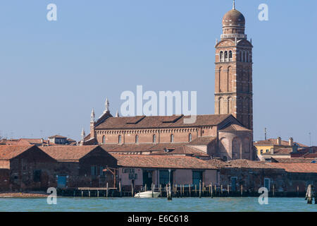 Ein Blick von der Kirche der Madonna Orto bis zur nächsten Bushaltestelle Vaporetto Wasser in Venedig. Stockfoto