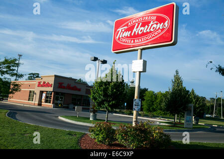 Ein Tim Hortons Restaurant Lage im Osten Tawas, Michigan. Stockfoto