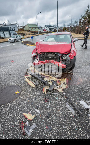 Autounfall in Kopavogur, einem Vorort von Reykjavik, Island Stockfoto